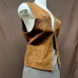 Vtg brown suede vest snap button front